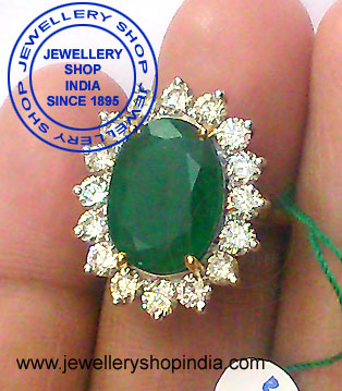 Emerald Gemstone Ring Designs for Ladies in Gold