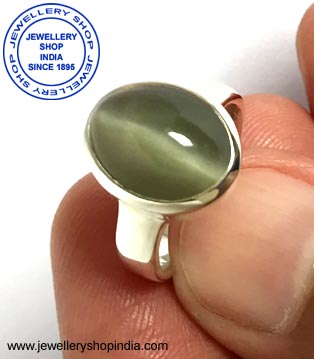 Lahsunia Stone Ring Design