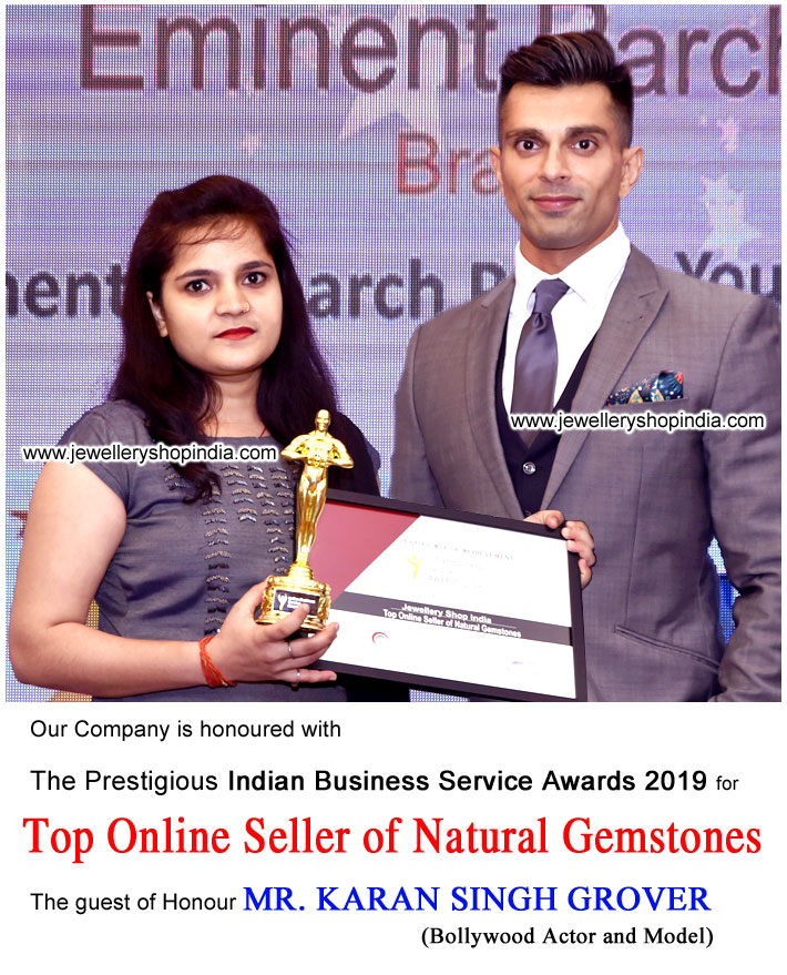 Award Karan Singh Grover Mumbai for Top Online Seller of Natural Gemstones
