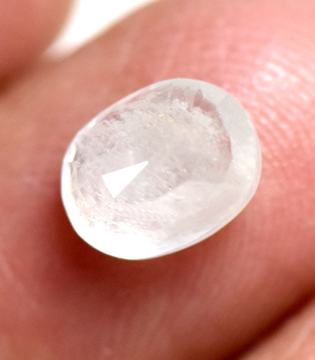 White Sapphire Stone thumbnail